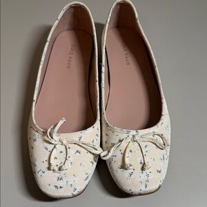 Cole Haan Yara Floral Bow Ballet Flats Cream and Yellow with Bow Tie Sz 9